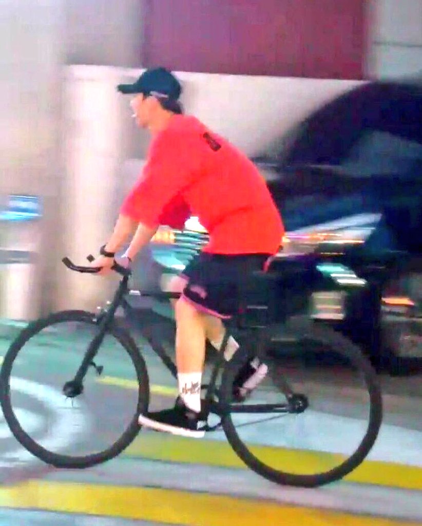 Defsouln_'s tweet photo. This Jayb           with            This Jane

Bicycle couple 

#defni #jenbeom #jenbum #gotpink https://t.co/BO7FbTC7JR