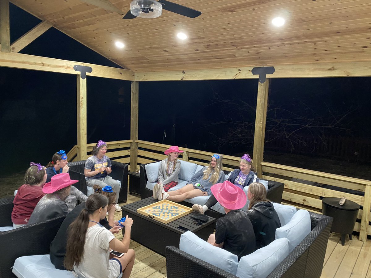 schwecke2002's tweet photo. @OfSoftball Captain Wake-ups team building event was a huge success! https://t.co/uC11zaghre