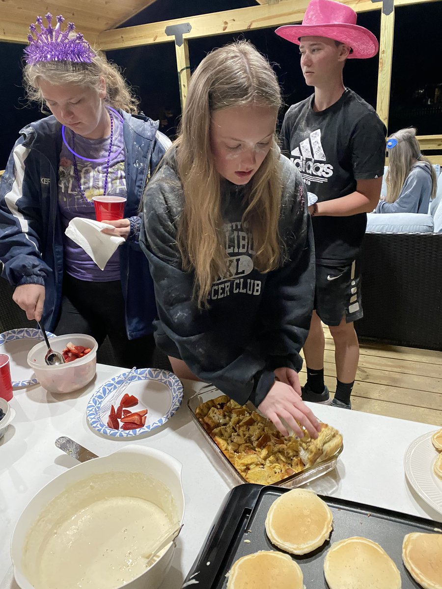 schwecke2002's tweet photo. @OfSoftball Captain Wake-ups team building event was a huge success! https://t.co/uC11zaghre