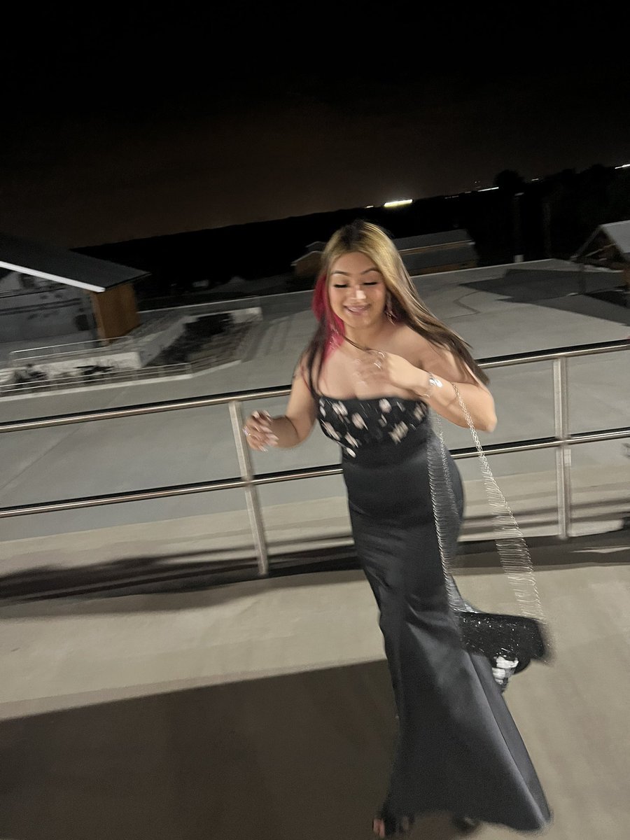 erikaanav_'s tweet photo. Prom π€ #Viewsfromtheview #prom2022 https://t.co/u3i76rlulS