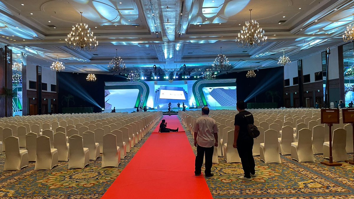 Dihadiri oleh Menteri-Menteri keren sih event ini jadi pengen ikutan loh. #UMKMJadiPrioritas
#BusinessMatchingUMKM 
<a href="/KemenkopUKM/">Kemenkop UKM</a>.