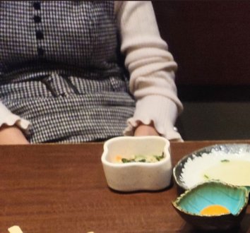 pattunjyoshi's tweet photo. @yui_2000_yui @yuukisyosotsu ゆいさん😨
このゆうきって人は完全にアウトですね💦
着ている洋服で親とか親しい友人なら、気付くと思います😣
もしかすると盗撮されていたり、写真をグループチャットとかで共有されているかもしれません💦
すべての女性に対して、ゆうきとはやらないように呼び掛けたいですね😣 https://t.co/IMxXU5YjQL