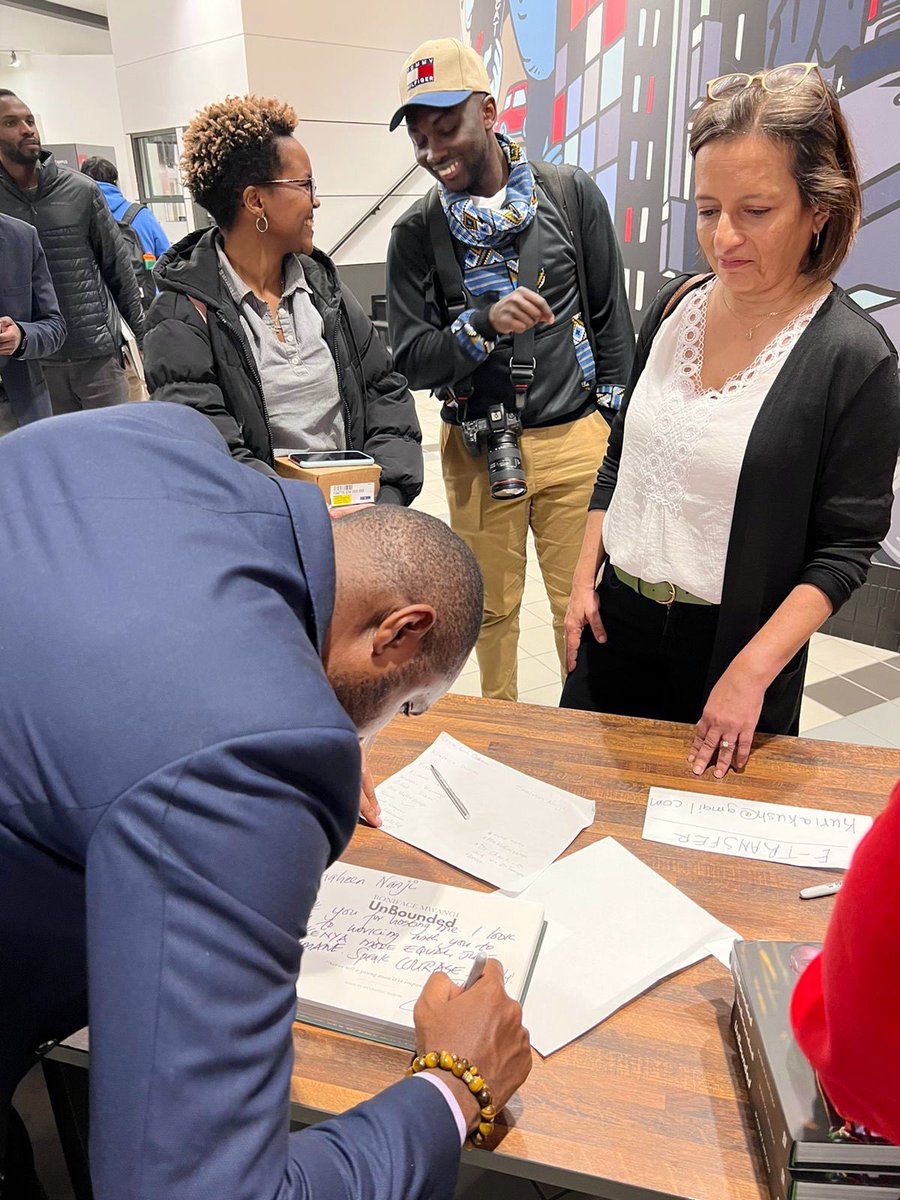 bonifacemwangi's tweet photo. When I’m not hawking my book, #BMunBounded, teaching and traveling, I tell stories on Instastories. Check out my Instagram page https://t.co/oyN9gyKwyL https://t.co/Xg8qYchOkR