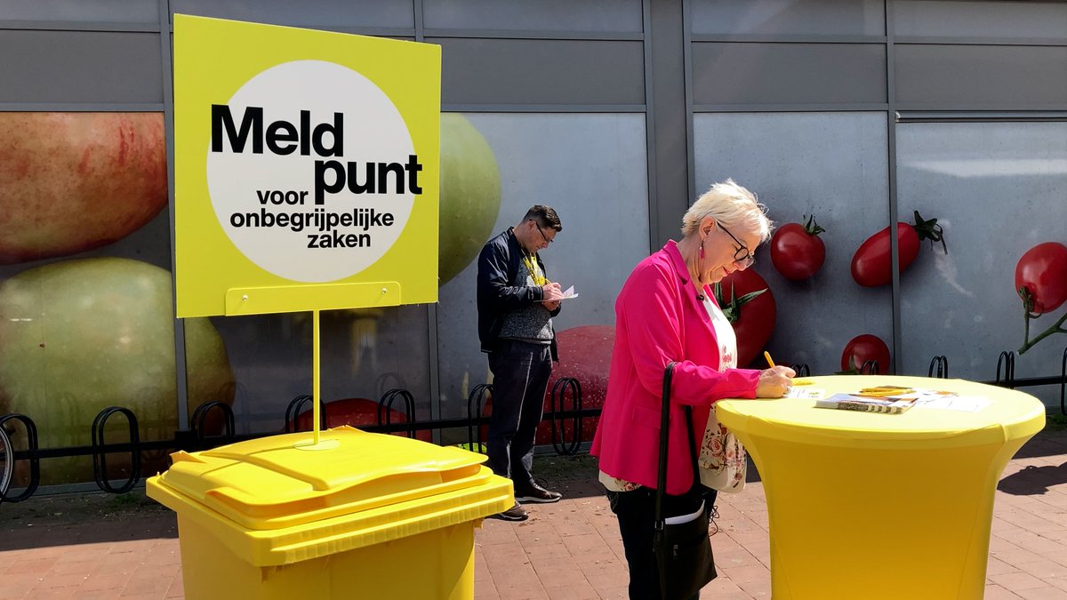 rtvutrecht's tweet photo. Huh, wat bedoelt u? In de Wijkwinkel Vianen kun je terecht voor alle onbegrijpelijke zaken https://t.co/ypn6viUDIz #vianen #wijkwinkel https://t.co/mqWWK0qdG2