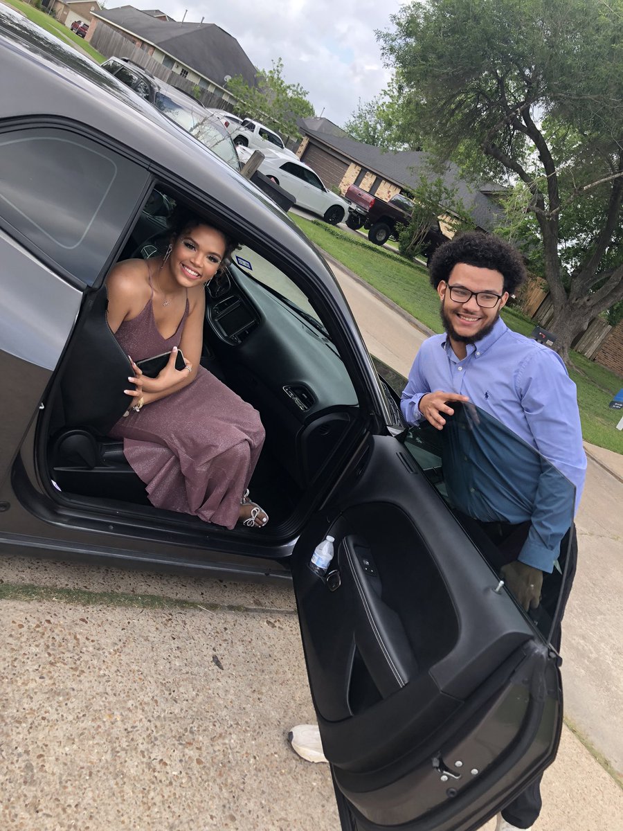 MHS Prom 2022 Thank you @Darrennn10 for the great car and pre-prom dinner! #bestbrotherever @DevynLewis4