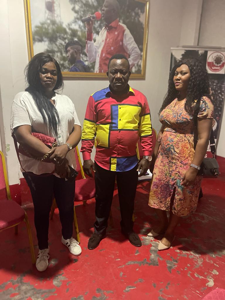 MeniellaT's tweet photo. Mobilisation et Propagande Nationale, MPN-UNC. 

Kinshasa : 21/04/2022 : Les Membres du Bureau de la Branche Logistique se sont réunis au siège national.*

Le Coordon de la MPN, Cellule de la Logistique #Mozino #Justin, a échangé avec les Membres de son Bureau au siège national. https://t.co/dE6A9yBSis