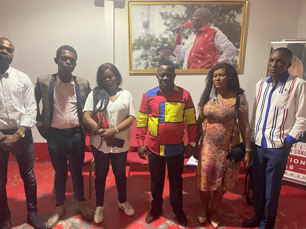 MeniellaT's tweet photo. Mobilisation et Propagande Nationale, MPN-UNC. 

Kinshasa : 21/04/2022 : Les Membres du Bureau de la Branche Logistique se sont réunis au siège national.*

Le Coordon de la MPN, Cellule de la Logistique #Mozino #Justin, a échangé avec les Membres de son Bureau au siège national. https://t.co/dE6A9yBSis