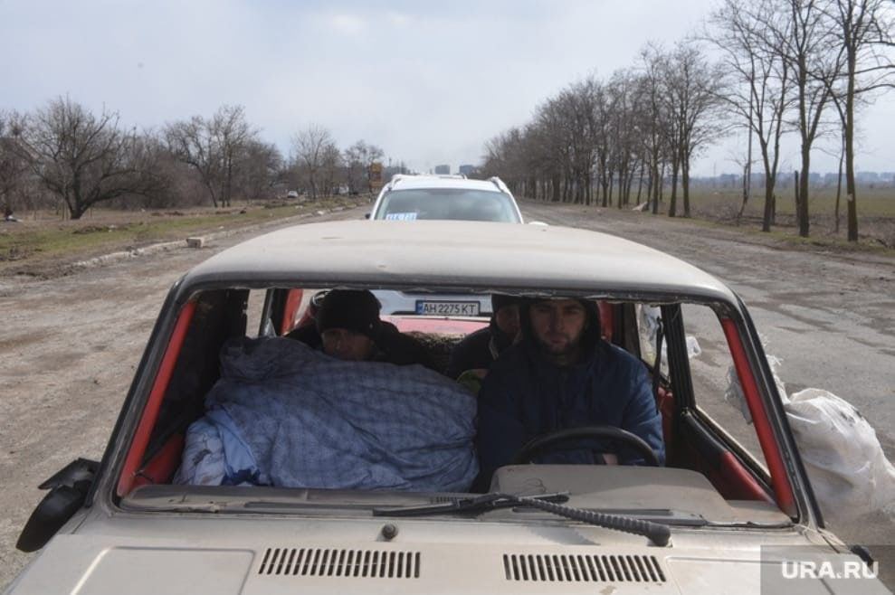 nexta_tv's tweet image. People who were able to escape from besieged #Mariupol.