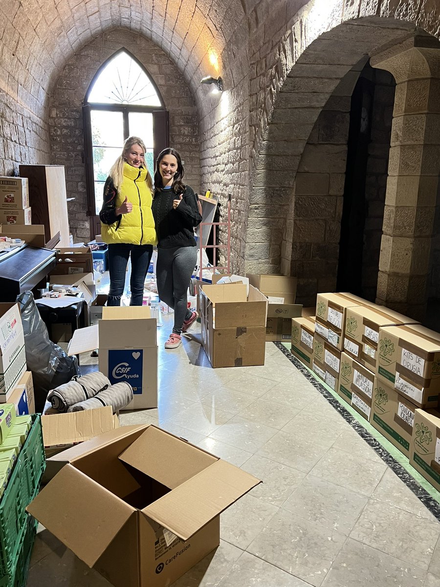 Salimos hacia #Ucrania
Llevamos ayuda humanitaria y algunas ambulancias
Traeremos 12 enfermos y les vamos a cuidar.
Es urgente salvar vidas y suplicar que se callen las armas.
#Voluntariadocaixabank <a href="/fundsantaclara/">Fundació del Convent de Santa Clara</a> <a href="/Padreangelmensa/">PadreAngelMensajeros</a>