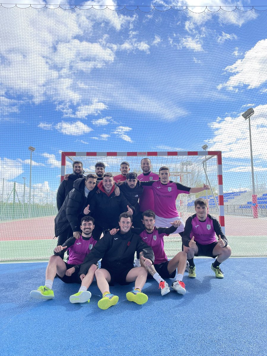 aston_birrasfs's tweet photo. Tras acabar la liga y la segunda fase damos por concluido el campeonato regular.

Al ser campeones, jugamos la Fase del Distrito de Moratalaz frente al campeón de domingo mañana y domingo tarde. 

El que gane de los tres irá al Campeonato de Madrid.

¡¡Vamos a por ello!! https://t.co/F37wQ81jqQ