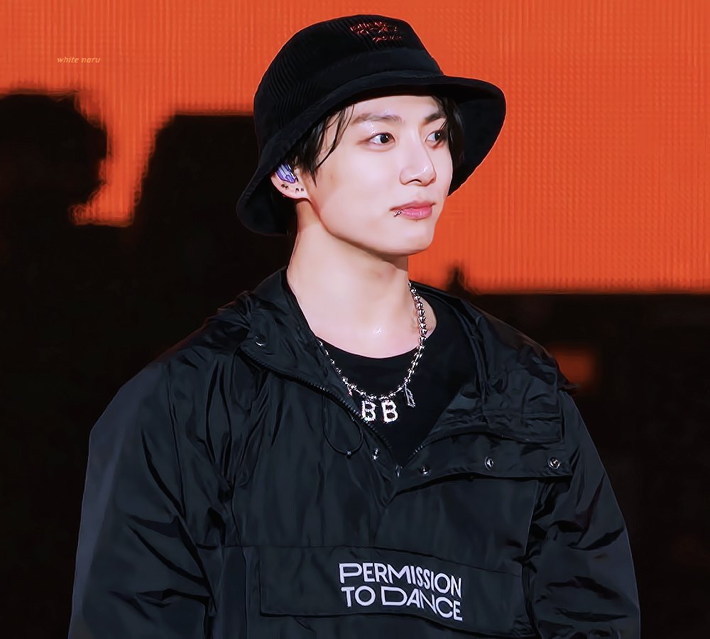 Paramitha262's tweet photo. LOVE U JEKEY💜
#JK #BTS 
@BTS_twt https://t.co/KcWyCL5E28