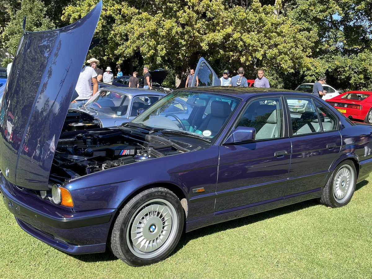 dvanlog's tweet photo. Beautiful original M5 E34! https://t.co/ROFOZ2SYeK