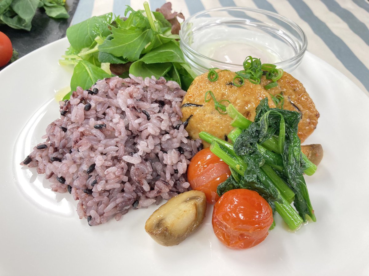sendai_culinary's tweet photo. 本日のオーキャン🤗✨
沢山の高校生の皆さんにお越しいただきました😊❣️
好きを仕事に👩‍🍳👨‍🍳🏫
農/食を通じて人に喜びと感動を与える素晴らしいお仕事🥰
#オープンキャンパス #パティシエ #お菓子 #お菓子作り #お菓子作り好きな人と繋がりたい #カフェ #パン #専門学校 #調理師 #調理 #栄養 #健康 #美容 https://t.co/XGWcP4P9hX