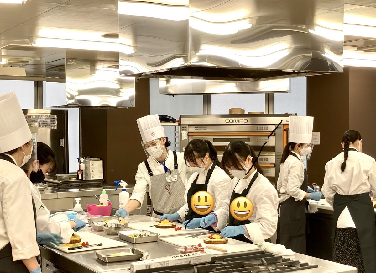 sendai_culinary's tweet photo. 本日のオーキャン🤗✨
沢山の高校生の皆さんにお越しいただきました😊❣️
好きを仕事に👩‍🍳👨‍🍳🏫
農/食を通じて人に喜びと感動を与える素晴らしいお仕事🥰
#オープンキャンパス #パティシエ #お菓子 #お菓子作り #お菓子作り好きな人と繋がりたい #カフェ #パン #専門学校 #調理師 #調理 #栄養 #健康 #美容 https://t.co/XGWcP4P9hX