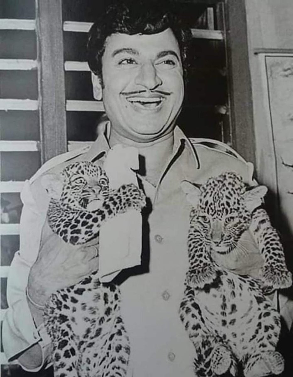 dasadarshan's tweet photo. ಕನ್ನಡದ ಮೇರುನಟ ಡಾ! ರಾಜಕುಮಾರ್ ಅವರಿಗೆ ಹುಟ್ಟು ಹಬ್ಬದ ಶುಭಾಶಯಗಳು https://t.co/BmopUWbr0K