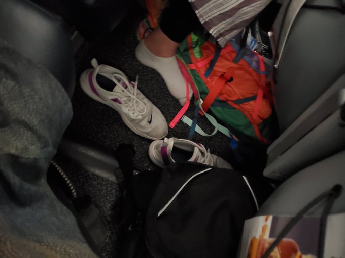 Please don't be this person on a plane https://t.co/G6er6WjvpK