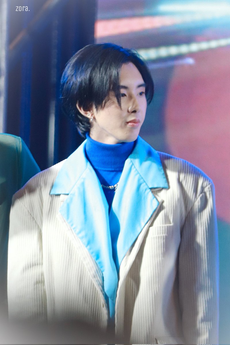 zoraiiz_'s tweet photo. หล่อมากกก 💙💙💙
#famevoratana
#IdolFanFestxSTMD https://t.co/EgEaayIcn7