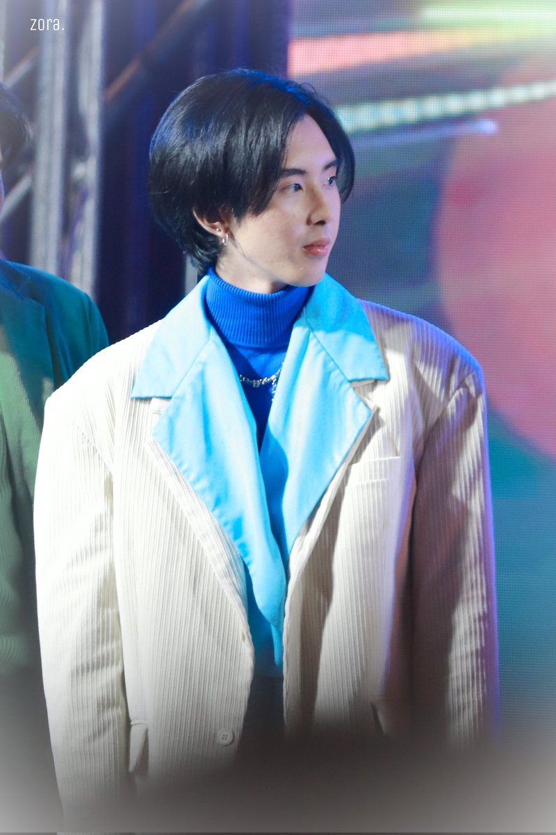 zoraiiz_'s tweet photo. หล่อมากกก 💙💙💙
#famevoratana
#IdolFanFestxSTMD https://t.co/EgEaayIcn7