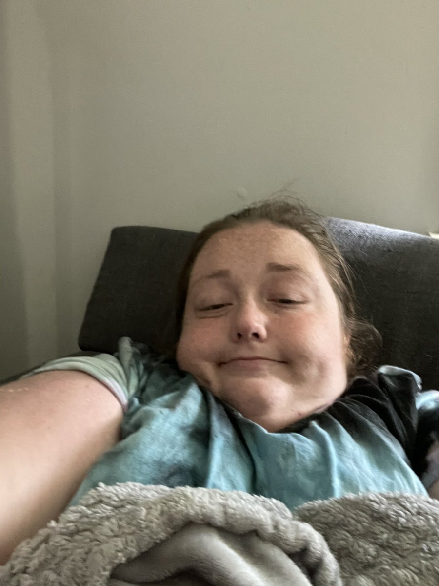 crazyrachel_j's tweet photo. This is me whenever I feel tired and I’m not in a good mood I have not been a get my forget three weeks this week it was a struggle for me because I had things that go on in my week has just been hard you know I have things in my family like my personal life and you know I just d https://t.co/RvQT54dOem