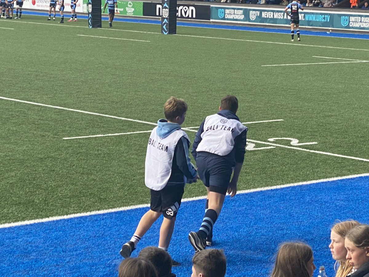 Well done to Fitz ball boys Marley and Ryan on supporting <a href="/Cardiff_Rugby/">Cardiff Rugby</a> in their efforts against the Ospreys yesterday! <a href="/CRugbyCommunity/">Cardiff Rugby Community Foundation</a> <a href="/Llandaff_RFC/">Llandaff RFC</a> <a href="/CantonRugbyClub/">Canton RFC</a>