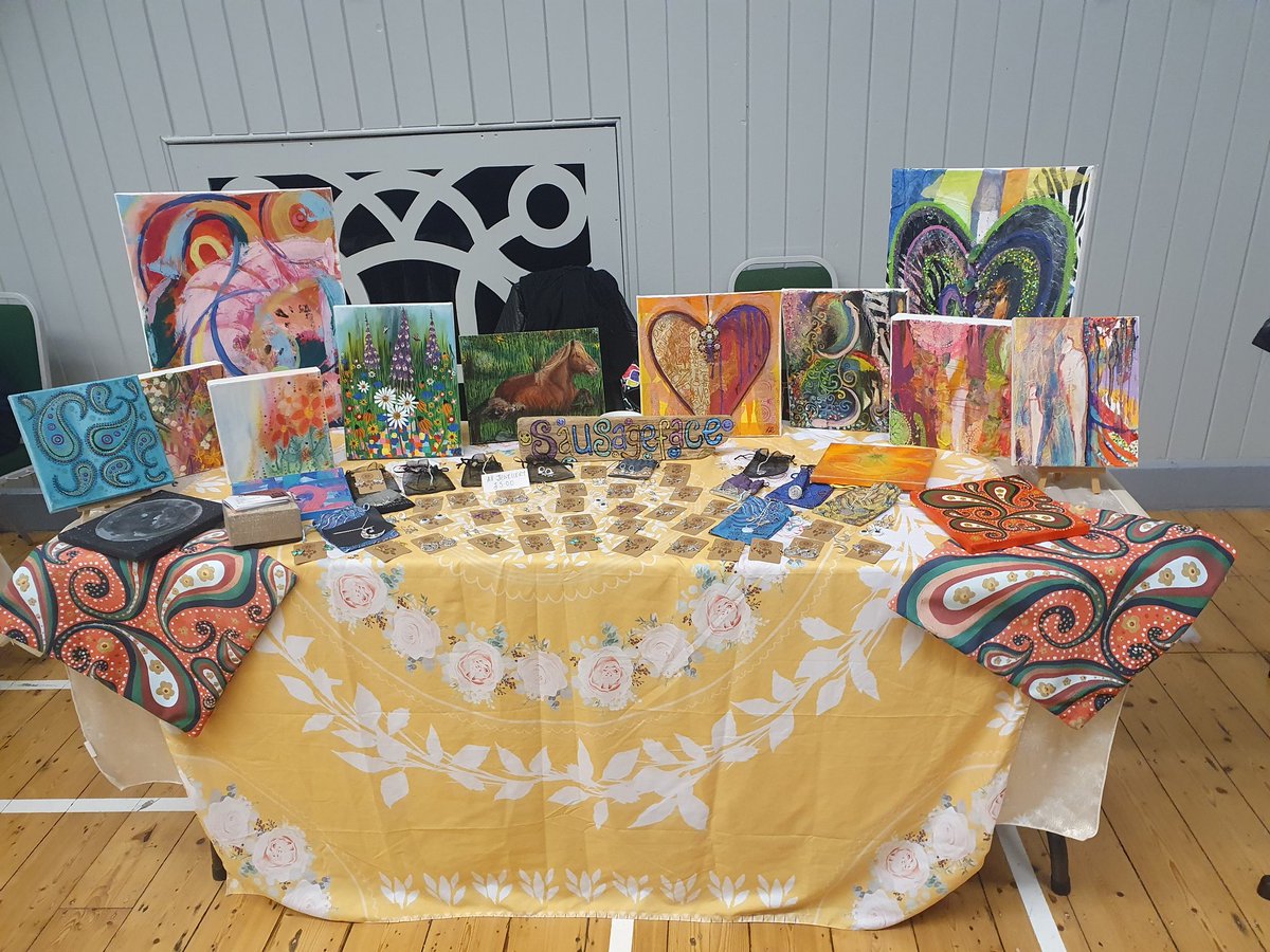 KeeleyKly's tweet photo. At Llanfairfechan town hall today for the artisan market  untill 4pm come and say hello! 
#NorthWales #artist #markets #bestday #Original #llanfairfechan #handmade https://t.co/maMw3MiOwe