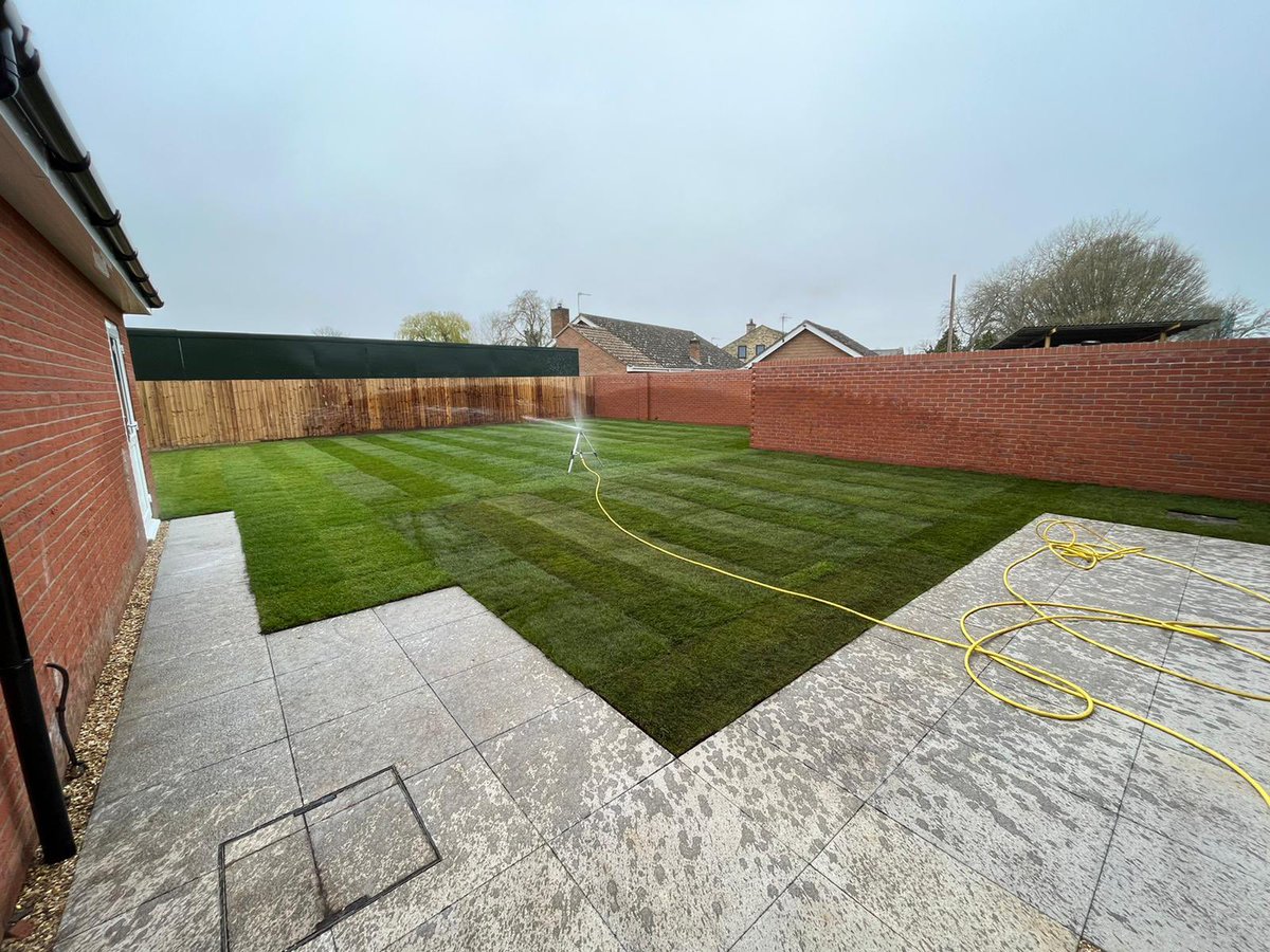 ProScapeLtd's tweet photo. Remember to keep your new lawn hydrated in this nice weather #landscaping #turf #lawn https://t.co/eR5nXM928k