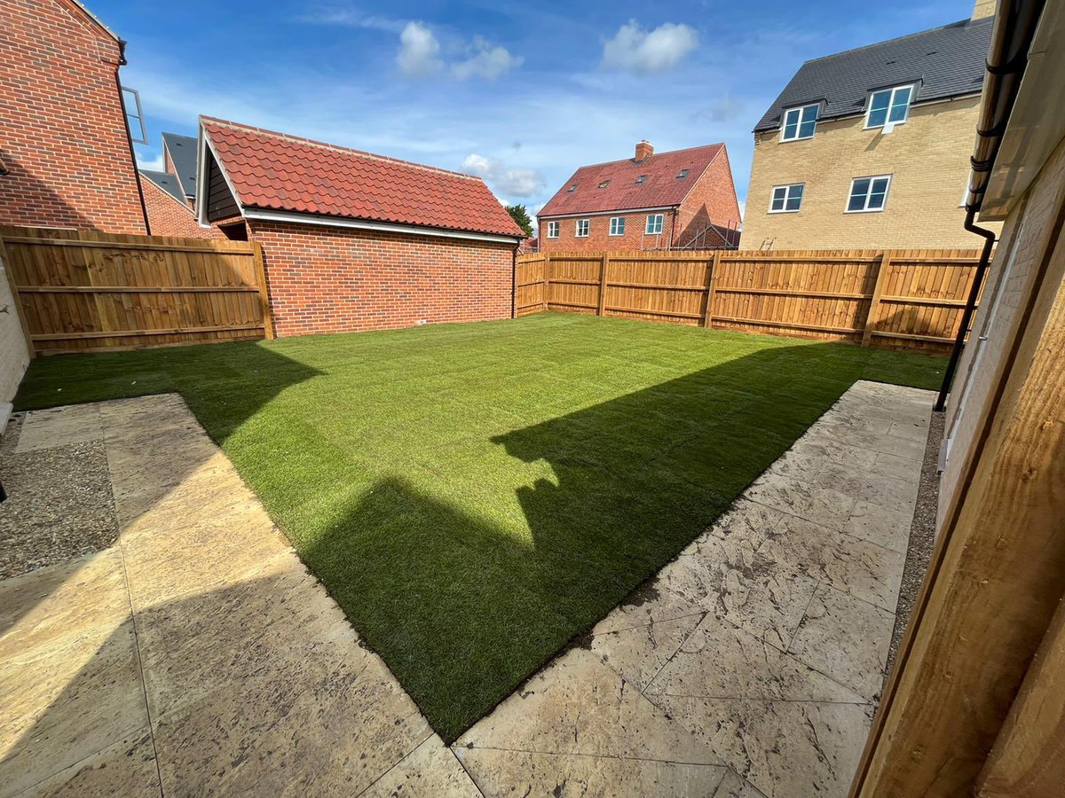 ProScapeLtd's tweet photo. Remember to keep your new lawn hydrated in this nice weather #landscaping #turf #lawn https://t.co/eR5nXM928k