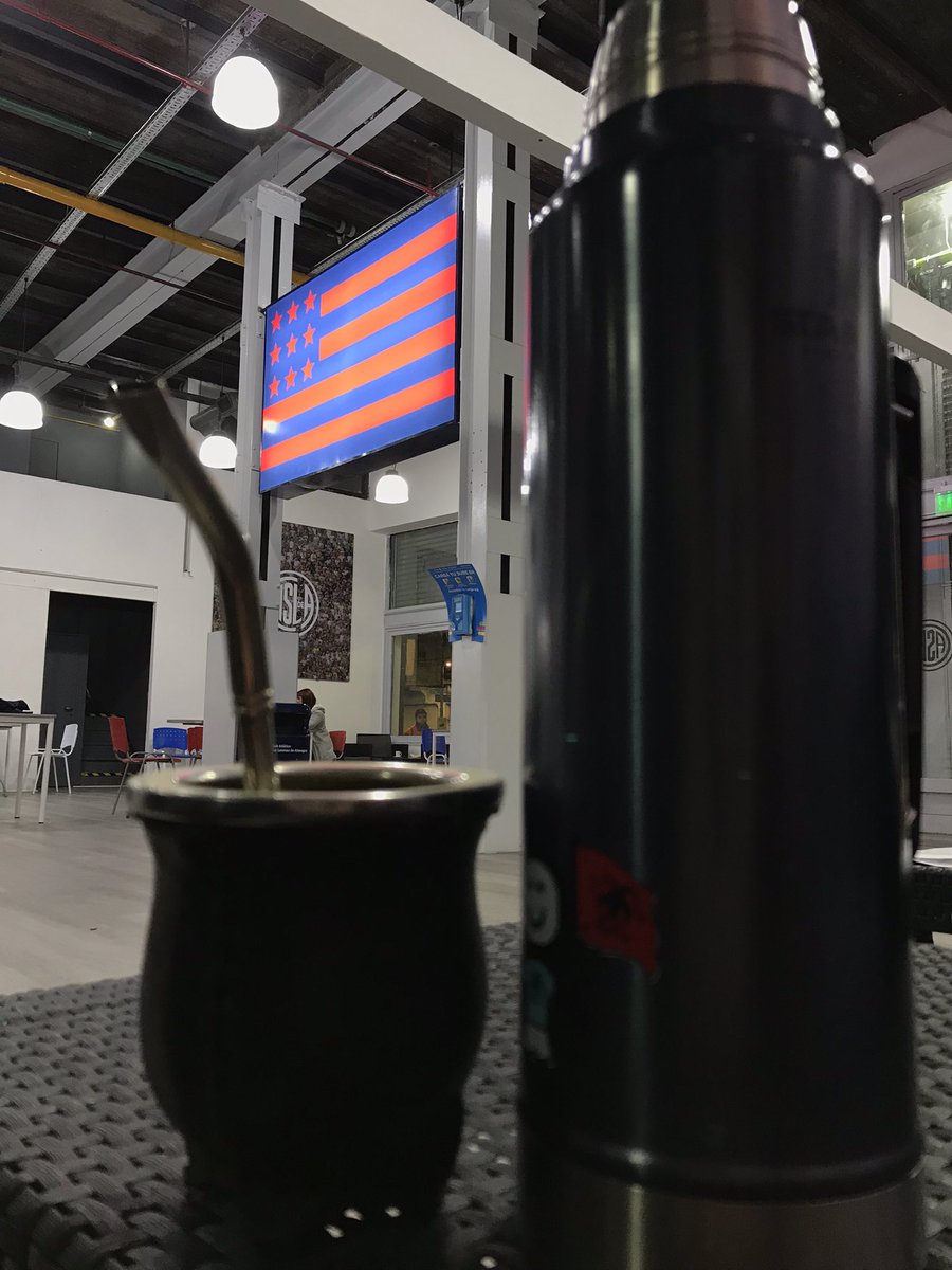 Kuervios's tweet photo. @todonoticias #EsteFinde arrancando con unos mates. Al Ciclón lo vamos a sacar adelante los hinchas, como siempre https://t.co/xSmuhlbLXz