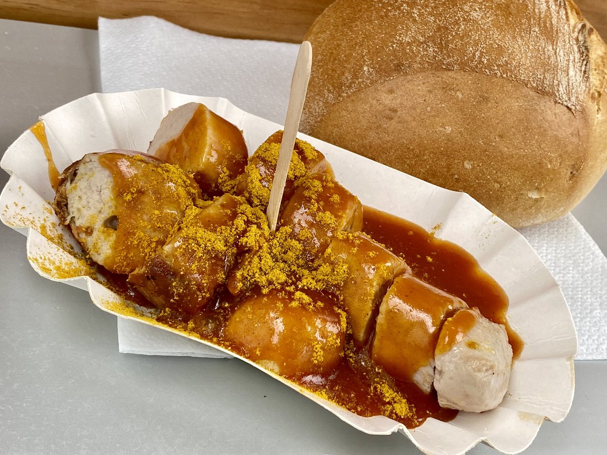 hoomygumb's tweet image. Currywurst-Lunch am Foodtruck vom Metzger Frech beim verkaufsoffenen Sonntag in Tuttlingen. Mahlzeit! 😋