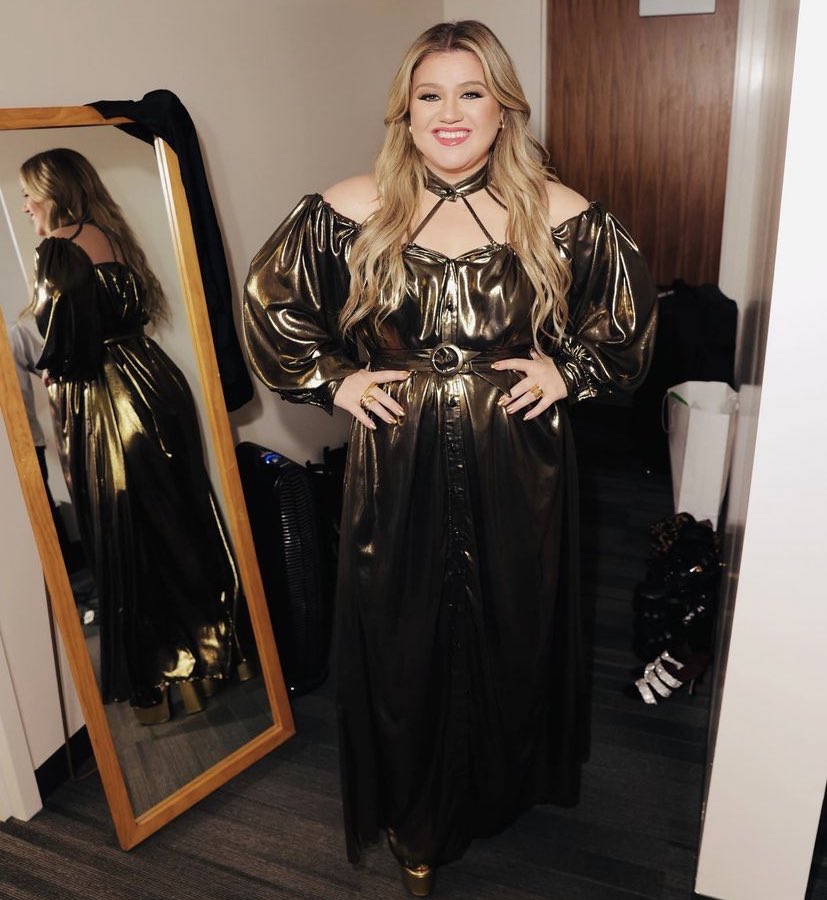 Happy birthday to kelly clarkson, the first american idol and one of the greatest musicians of all time  