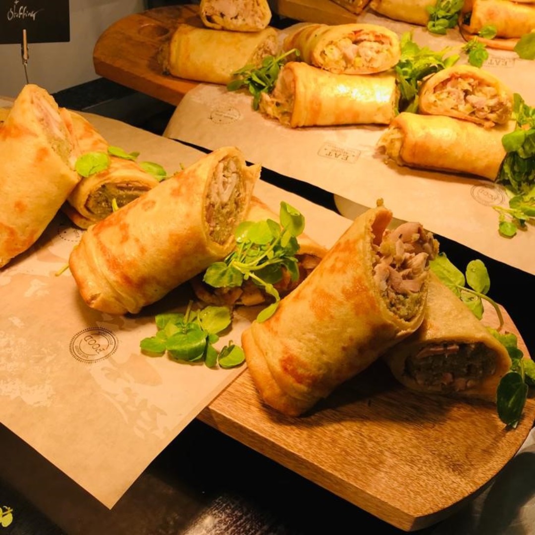TnSCatering's tweet photo. Yorkito wraps in all their yumminess 😋
#Yorkshirepudding #SundayLunch #WorkingLunch #HomeMade #Wraps #WrapOfTheDay #Foodspo #foodspot #LunchAtWork https://t.co/rBHM448nyj