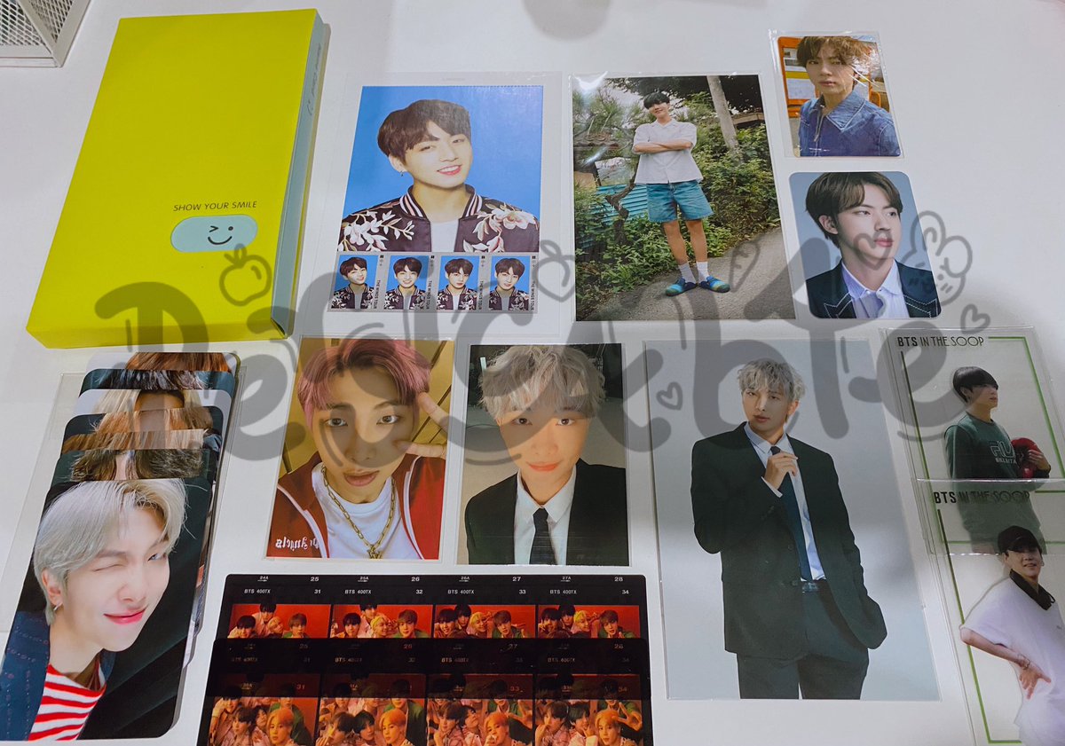 kitkatguk's tweet photo. ✾ kitkatguk’s giveaway ✾

✽ untuk syukuran goh mini hehe. dua pemenang random, army only ya^^
✽ rt &amp; like this tweet, ss lagi streaming bangtan/ss vote fns dan komen mau set yang mana!
✽ untuk co 5.5 via shopee
✽ ends tomorrow at 19.00 

good luck!🎁🎉🎊😍🎁 https://t.co/idZFTUlY0t