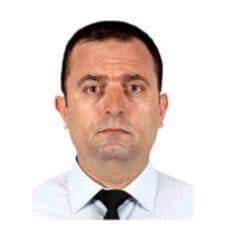 umityolcu63's tweet photo. İstanbul'un Fatih ilçesinde yapılan operasyonda Pol. Mem.#ZaferMat aranan şüphelinin attığı taşın kafasına isabet etmesi nedeniyle yüksekten düşerek ağır yaralandı. Kaldırıldığı hastanede yapılan müdahaleye rağmen Şehit olmuştur.
Ruhun şad mekanın cennet olsur. @umityolcu63 https://t.co/wEroQ6OfrR