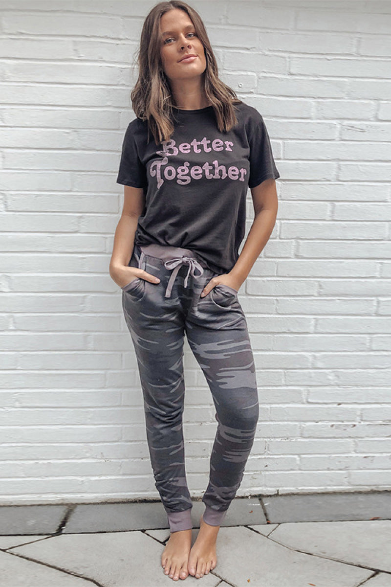 FragHeadZ's tweet photo. Better together camo lounge wear set! $41 #loungewear #haleyscloset #trendsi #sleepwear #womanslife https://t.co/xtfeNaGlHU https://t.co/t5AbsZC1qY