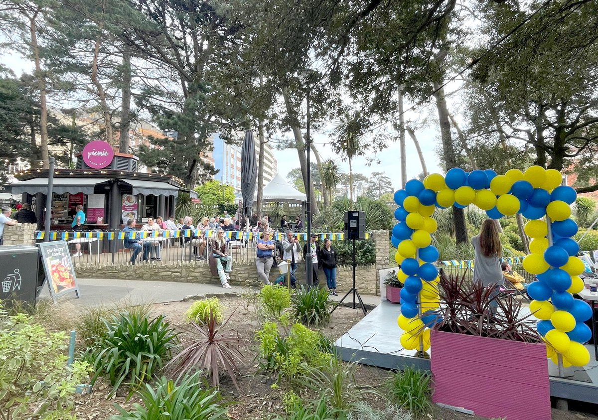 🎶🇺🇦 𝗦𝗜𝗡𝗚𝗘𝗥𝗦 𝗙𝗢𝗥 𝗨𝗞𝗥𝗔𝗜𝗡𝗘 at <a href="/picnicparkdeli/">Picnic Park Deli</a>
Huge thanks to all the performers who helped us raise nearly £400 in aid of <a href="/bmthtoukraine/">@BmthToUkraine</a> #Bournemouth <a href="/bmouthofficial/">Love Bournemouth</a> <a href="/Bournemouthecho/">Bournemouth Echo</a> #Dorset
#StandWithUkraine