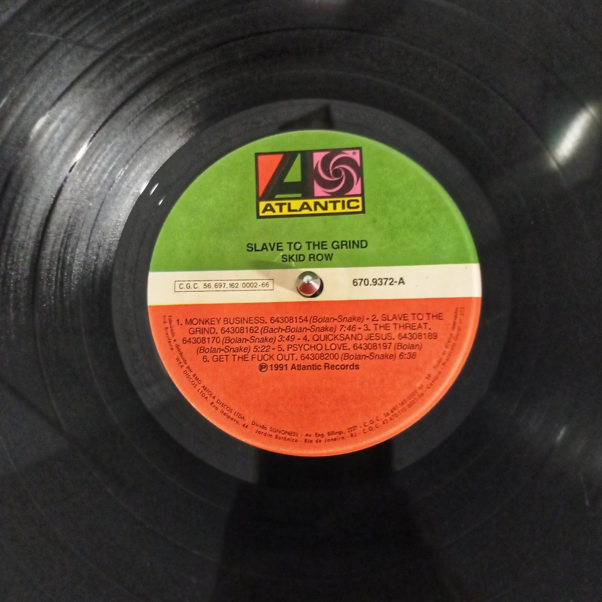 RogerioRocker's tweet photo. Skid Row - Slave To The Grind #vinil #atlanticrecords #bmgarioladiscos #warnermusicbrasil #id6709372 #mappim #vinyl #vinylpost #vinylcollection #vinylcollector #discoécultura #lps #longplays #discocollection #turnetable #tocadiscos #gradiente #d35 #gs11 #seboland https://t.co/nhPoId7Hvz