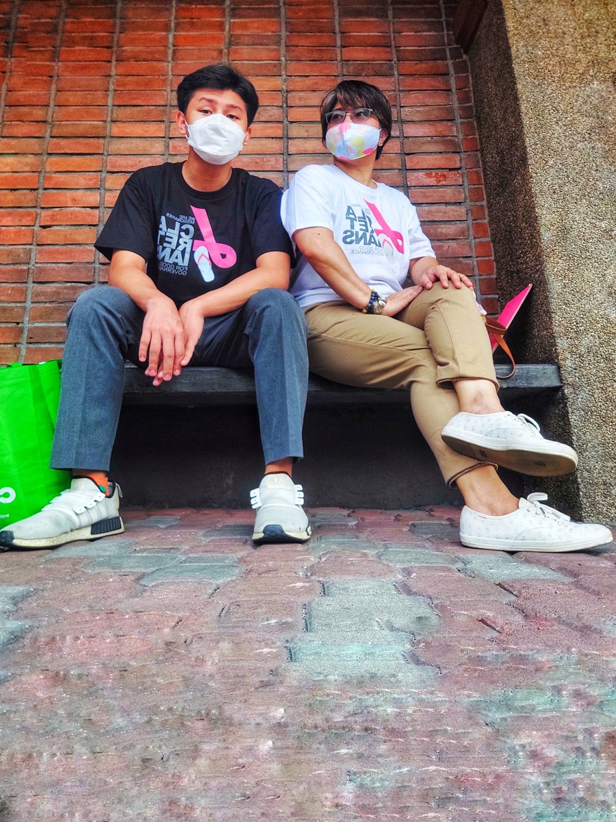 momiberlin's tweet photo. Manindigan para sa kinabukasan. Tara na sa Maginhawa. @lenirobredo
@kikopangilinan
#LeniKiko2022
#LENIwanagsaDILIMAN
#QCisPink
#ClaretiansForLeniAndKiko https://t.co/j7Hao22qF2