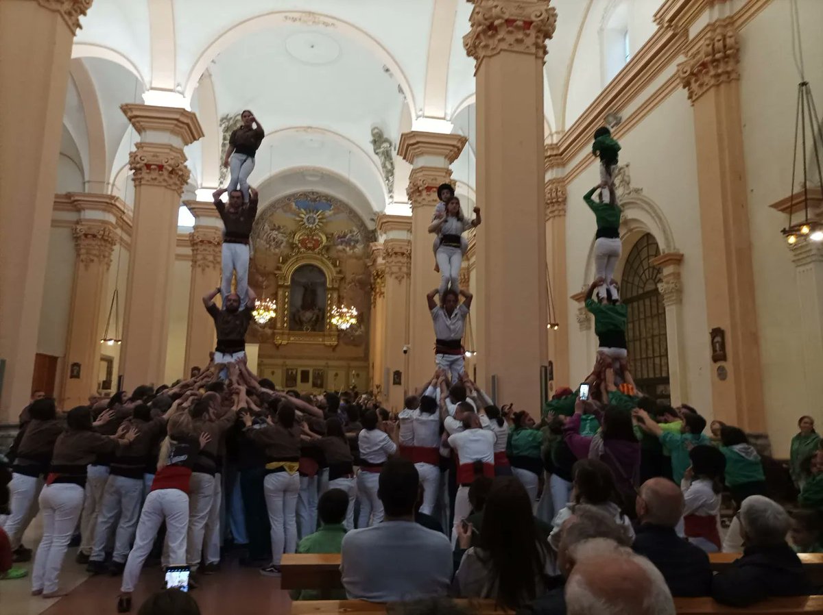 AJGuissona's tweet photo. MOLTES FELICITATS @margeners per aquests 15 anys de castells i cultura! I per mostrar el talent de Guissona a arreu!
Per molts més! https://t.co/k3aLjmd2fj