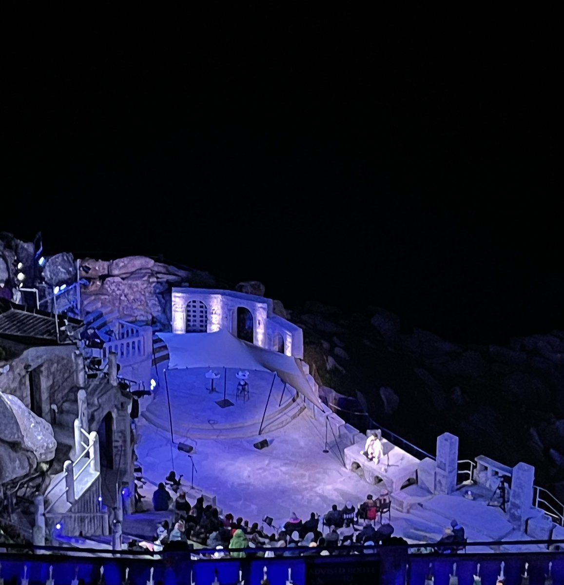 BattyBattsPZ's tweet photo. A night to remember @minacktheatre with @rustyrockets #33Tour 👍🐍🐬can’t wait to see it again tonight! His @NirinjanKaur tour music is the theme tune of my weekend!🙌#TripleMantra https://t.co/EjdFny7azx