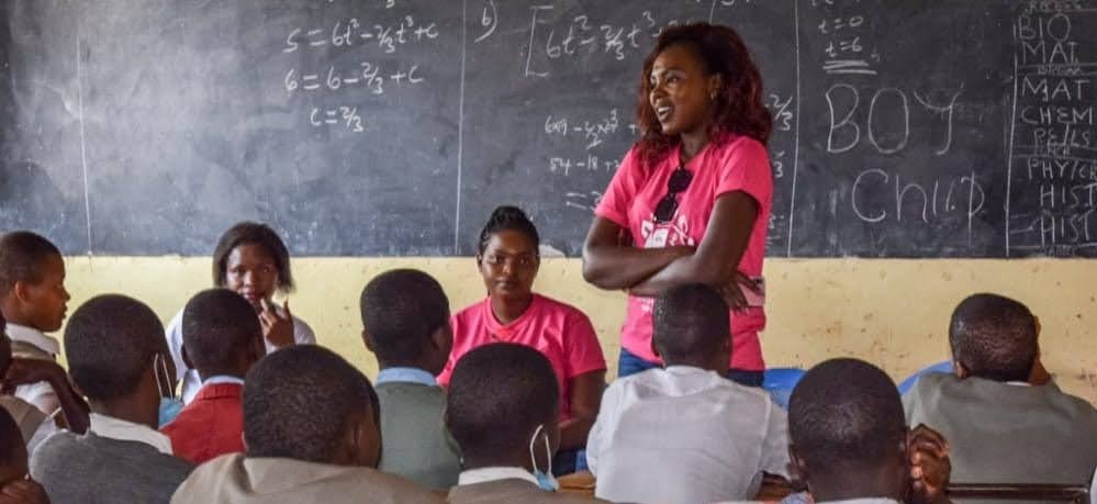 AllianceHealthy's tweet photo. Adolescents and youth face significant barriers that undermine SRHR such as lack of access to comprehensive sexuality education and to essential sexual and reproductive health services.
@AumaPaul2 ,having SRHR talk with girls from Kasipul Kabobdo 
@MutesiMiriam2 @AnthillEDUC https://t.co/rZxrFmxx0j