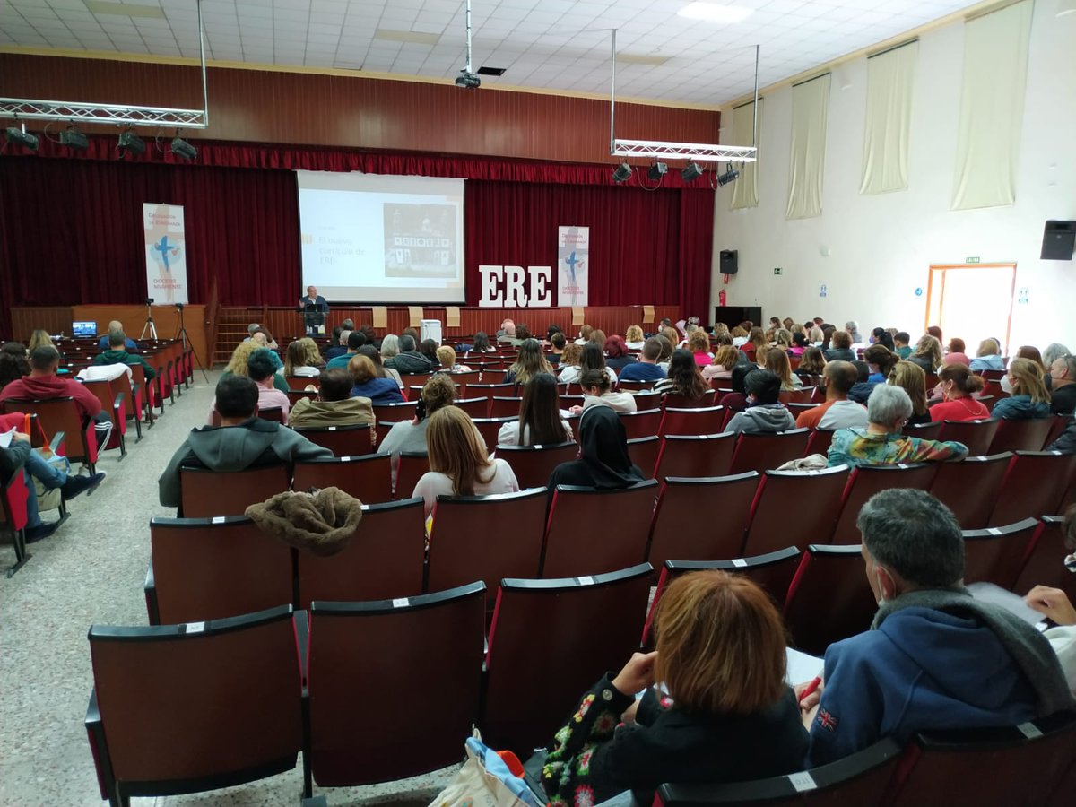 El currículo de Religión Católica se integra en el marco curricular de la 
LOMLOE y es análoga a las de las otras áreas y materias escolares, contribuyendo al desarrollo de las competencias clave. @EducacionCan , mejor si todos sumamos.