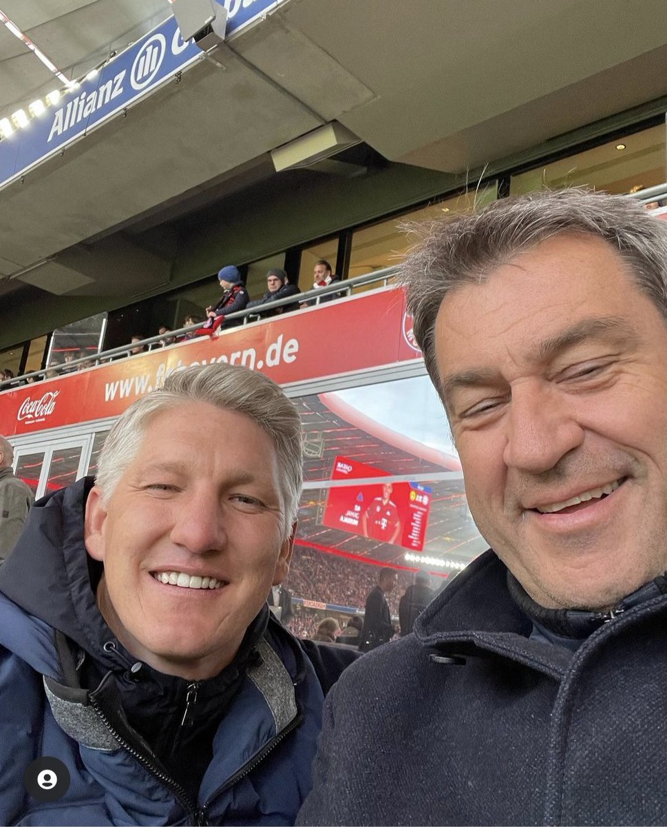 Was ein Traumduo. Vielleicht auch eine Möglichkeit für die zukünftige Führung des hoffentlich irgendwann unabhängigen Freistaats Bayern?🤔🤣 Was sagen Sie denn persönlich dazu? <a href="/markusbayern1/">markus söder prime</a> Haben sie vielleicht nach dem Foto noch etwas ausgemacht? #Schweini #Bayern #Anführer
