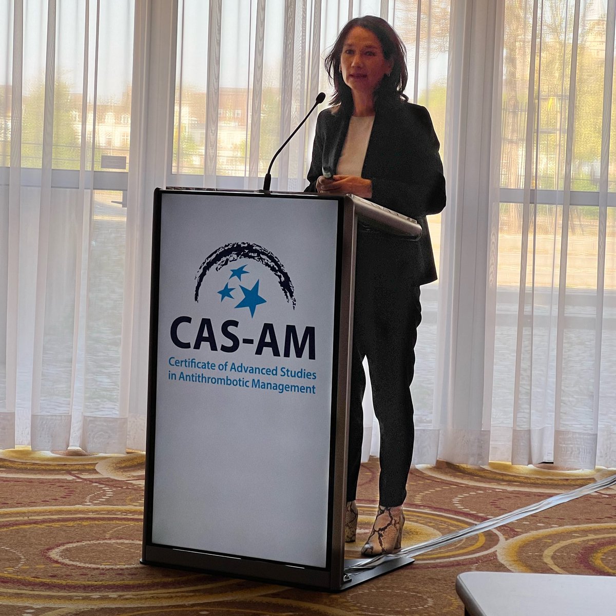 Day 4 morning session at <a href="/CAS_AM_eu/">CAS-AM</a> with a fantastic interactive lecture on “Management of thrombosis during pregnancy” by <a href="/MiddeldorpS/">Saskia Middeldorp</a> in which she goes back to the discussion on the complicated case earlier today. #thrombosis in #pregnancy