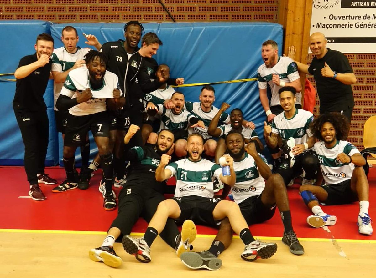 VICTOOOOOOOIRE ! 🔥

Après un match de costauds 💪, nos Jaguars 🐆 l'emporte face à Lille Villeneuve d'Ascq !

Score final : 31-28

ALLEZ <a href="/assoahandball/">ASSOA Handball</a> ! 💥