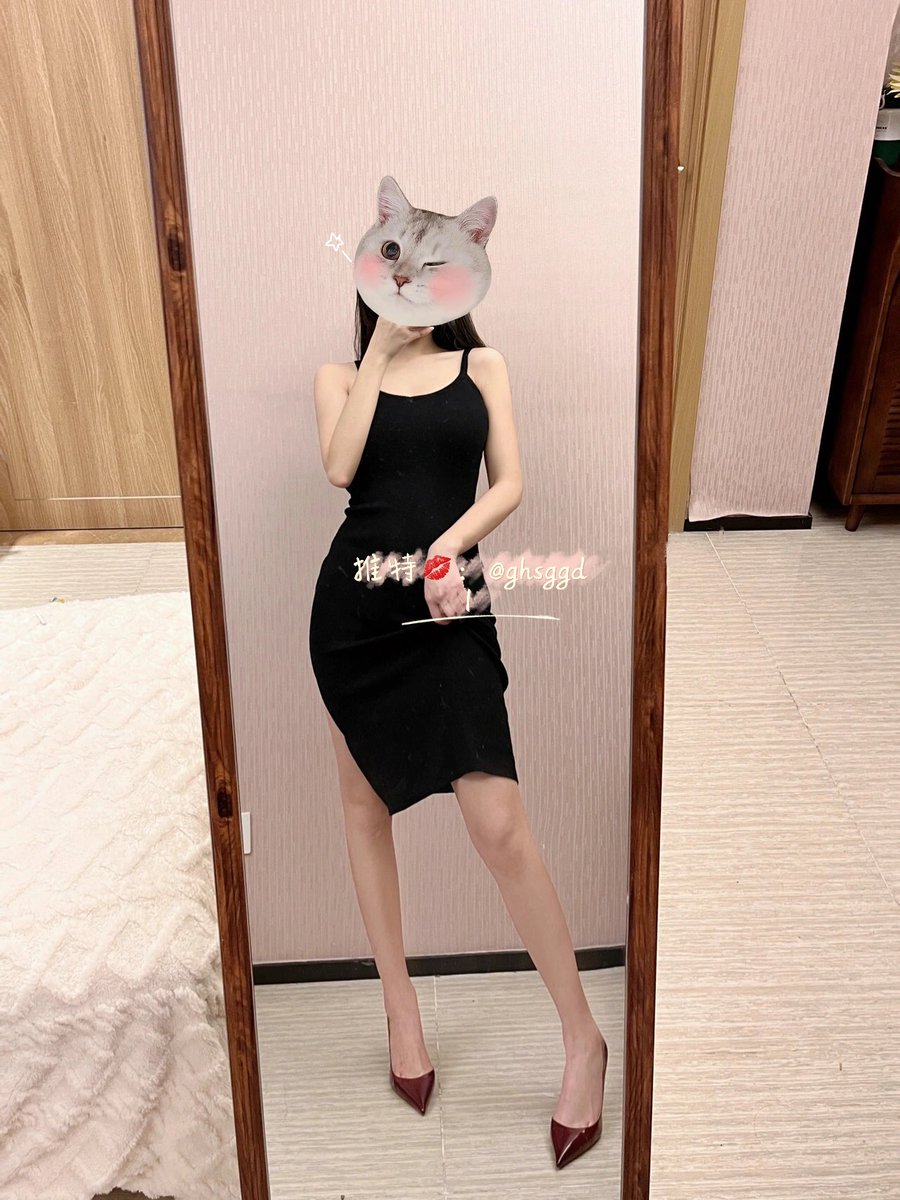 ghsggd1's tweet photo. 所有的爱都很可贵，但真诚和盛情更胜一筹👠🫰🏻 https://t.co/yQunuanU8Y