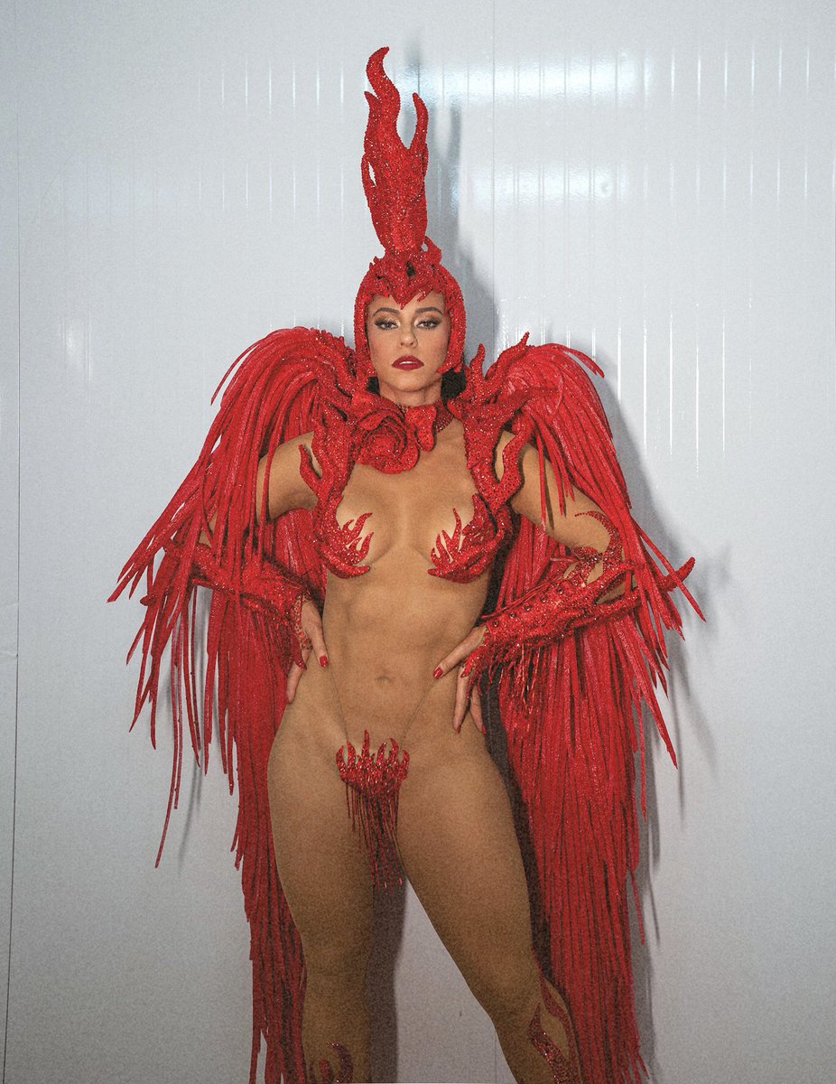 paolla's tweet image. Foi lindo!!! Obrigada, @GRESGrande_Rio ❤️💚