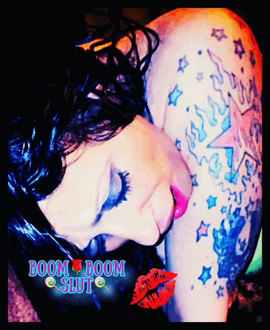 💋🍒&spades;️🔥🌹🍭 https://t.co/fUpRUpFKSq<a href="/tag/hotwife"class="tags"><span>#hotwife</span></a><a href="/tag/boomboom"class="tags"><span>#boomboom</span></a>