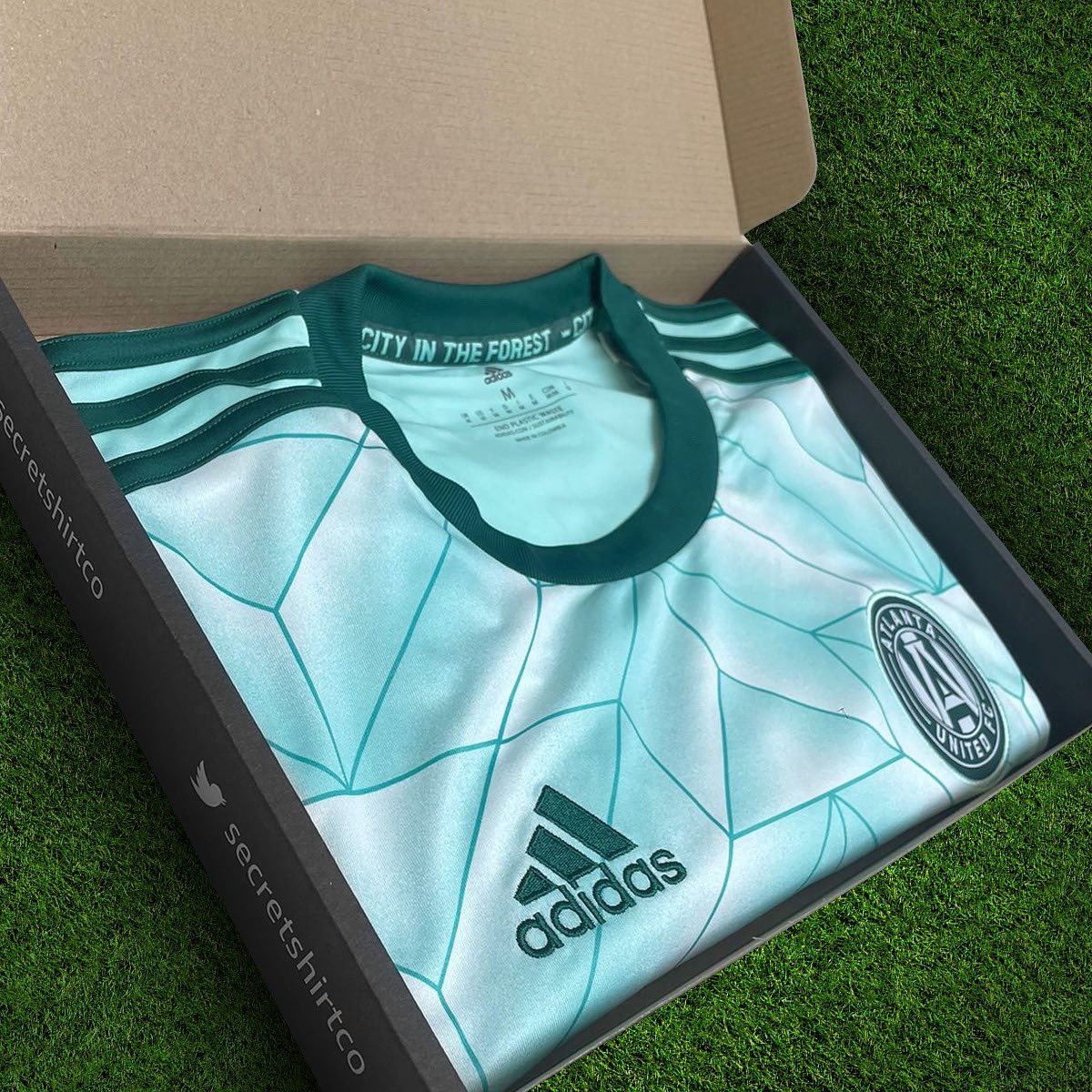 secretshirtco's tweet image. If Mo Salah scores ANYTIME today vs Everton we’ll giveaway a SecretShirt.co box 📦

To enter 👇

🔄 Retweet this tweet
🤝 Follow us

Good luck!