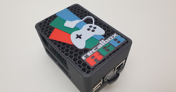 recalbox's tweet photo. 🚨 LIVE - RECALBOX 🚨  
✅ CE DIMANCHE, 10H : Grande F.A.Q. où on répond à toutes vos questions EN LIVE !!! 👌😍❤  
⚠️ EXCLU : On vous donne le lien du ficher .STL pour imprimer en 3D le boitier du #RecalboxRGBDual  !! 🤩🔥
➡️ GO GO GO ==> https://t.co/nuBYphwyci https://t.co/LHKgAjAUiV