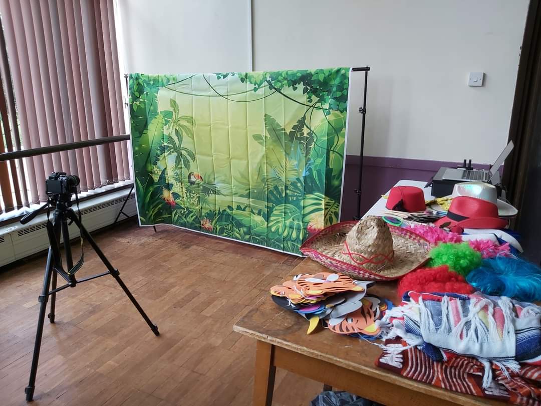 W_R_Events's tweet photo. Available to hire for any occasion!

Birthdays 🎂  Weddings 💑 Christenings 👶  parties 🥳  Gender Reveals 🤪 &amp; More.

- Photo Backdrops
- Candy Cart
- Mickey &amp;/or Minnie Mascot
- 100" Indoor / Outdoor Cinema (Coming Soon)

For more information DM us today!
#Walsall https://t.co/aU6aMkasim